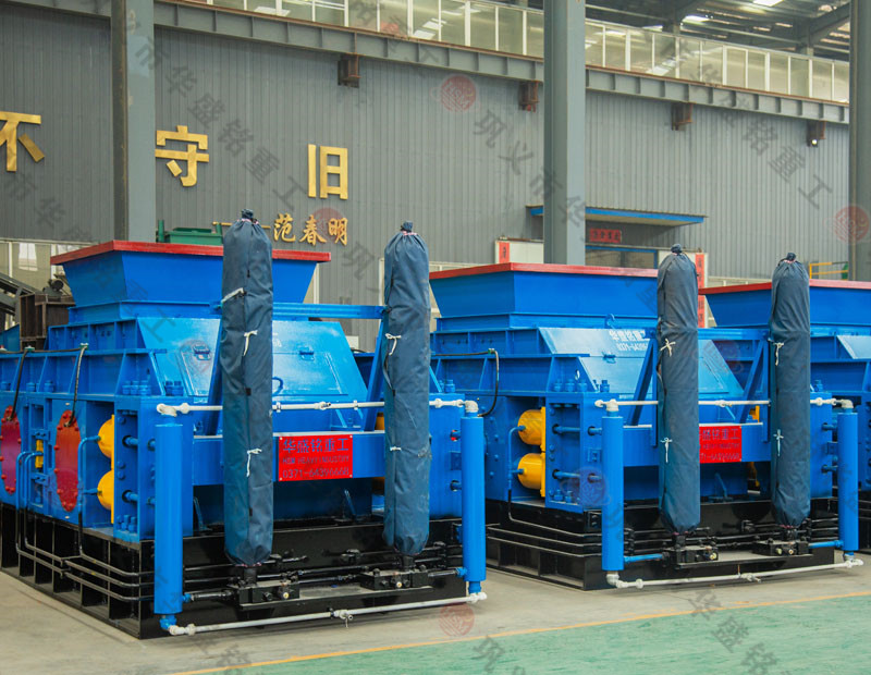  老砂廠更換一臺時產(chǎn)100噸全液壓雙輥制砂機多少錢？