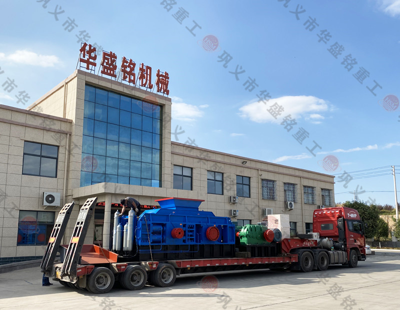 大型液壓對輥破碎機生產線發(fā)往西藏